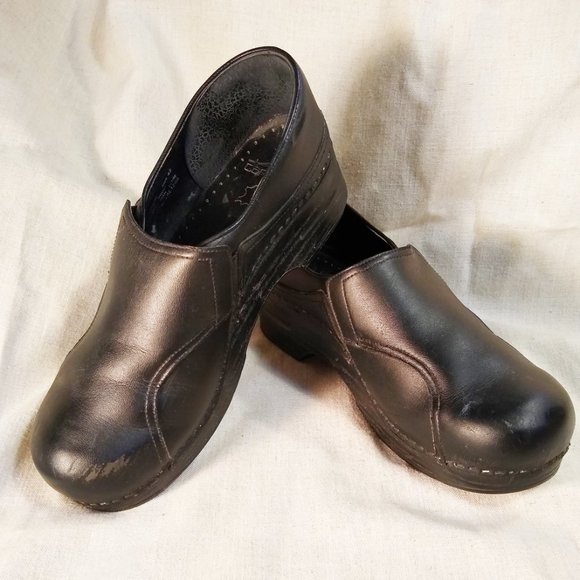 Dansko Phoebe Black Leather Professional Backed Clogs, Size 42, elastic sides - Picture 10 of 10